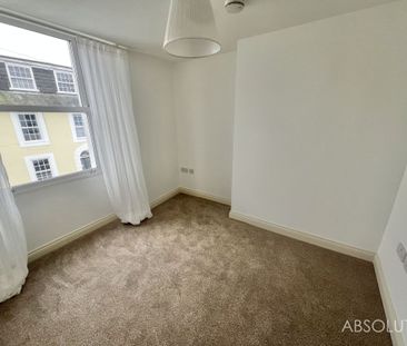 3 bed terraced house to rent in Church Street, Torquay, TQ2 - Photo 6