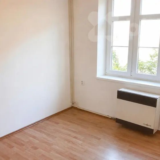 Pronájem bytu 1+1 Dvůr Králové Nábřeží - Photo 1