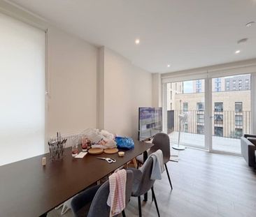3 Bed Flat, Vanguard Way, E17 - Photo 2