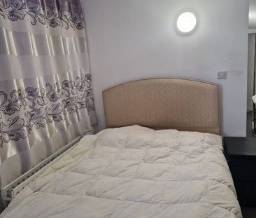Room in a Shared House, St Michael Avenue, HA9 - Photo 3