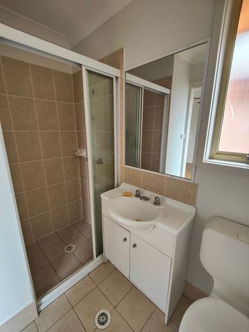 THREE BEDROOM TOWNHOUSE IN HEART OF ST MARYS!!! - Photo 3