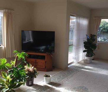 Paraparaumu - 3 bedrooms - Photo 2