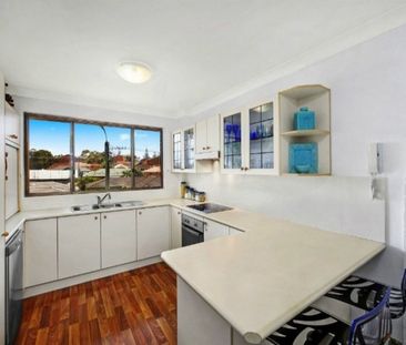 Spacious 2-Bedroom Unit - Prime Central Location - Photo 3