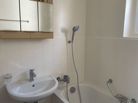 LUMINOUS 3-ROOM APARTMENT LOCATED ON THE 5TH FLOOR WITH BALCONY - Foto 3