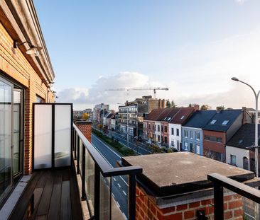 Prachtig en zonnig dakappartement in een moderne residentie! - Photo 2