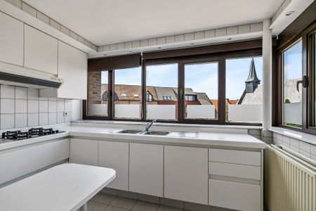 Lichtrijk appartement met 2 slaapkamers, terras en garagebox - Foto 5