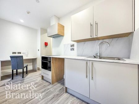 Studio to rent - Photo 2