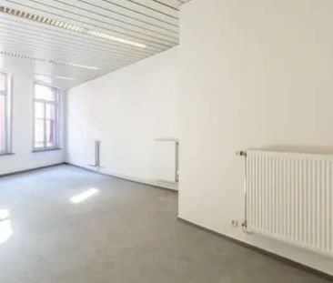 Strategisch TOP gelegen handelswoning met achterhuis! - Photo 1