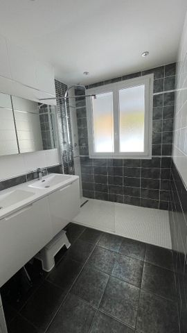 Location Appartement 4 pièces 74m² BREST 29200 - Photo 2