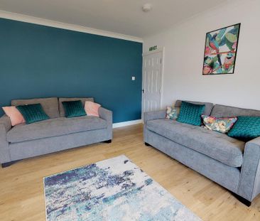 Room in a Shared House, Helston Road, LS10 - Photo 3