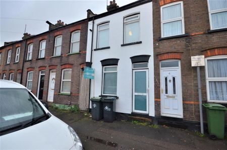 2 bedroom terraced house to rent - Photo 3