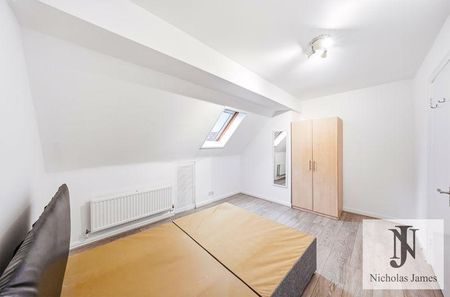 3 bedroom apartment to rent - Photo 3