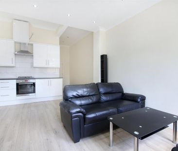 3 bedroom flat to rent - Photo 1