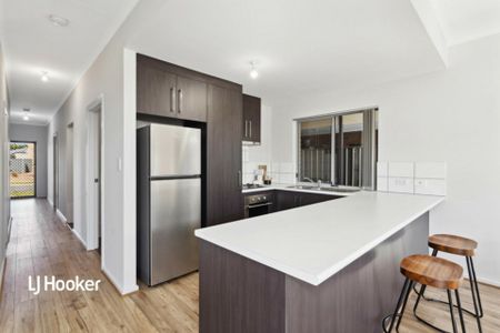 Stylish 3-Bedroom Home in Orleana Waters � Modern Living with Comfort & Convenience - Photo 5