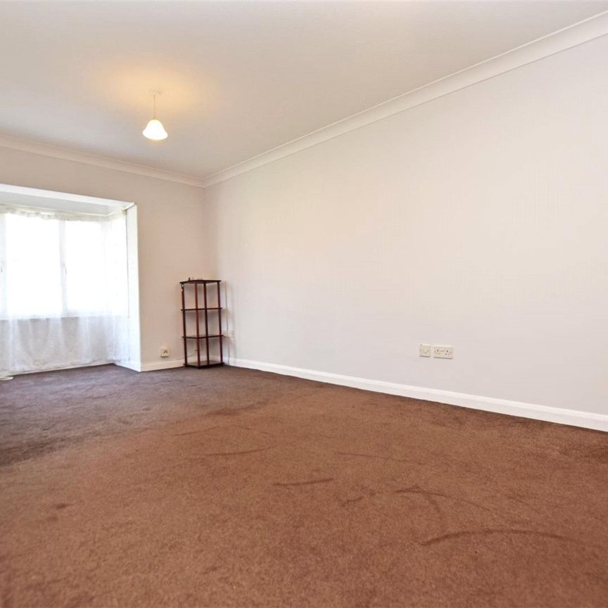 The Grove, Isleworth, Middlesex, TW7 - Photo 1