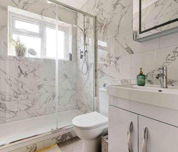 3 bedroom flat to rent - Photo 6