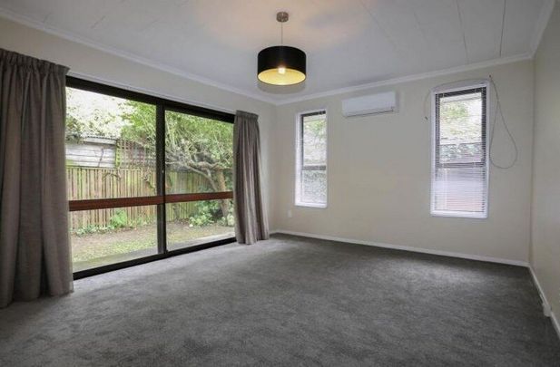 Riccarton – 3 bedroom Unit, Heat Pump, Garage - Photo 1