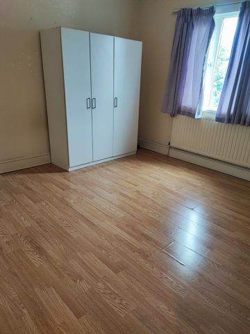 5 Bed Terraced House, Bedford Road, E6 - Photo 5