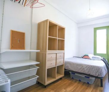 Plaça de Cisneros, Valencia, Valencian Community 46003 - Photo 2