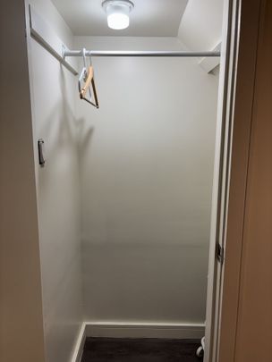 For Lease - 16 Montrose Avenue Unit# Basement, Toronto, Ontario - Photo 1