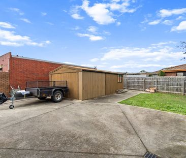 Charming Family Home - Photo 6