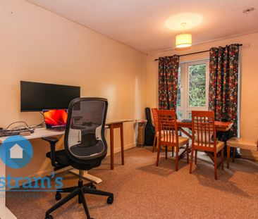 2 bed Apartment for Rent - Photo 1