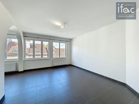 Lichtrijk appartement met terras in Evere - Photo 3