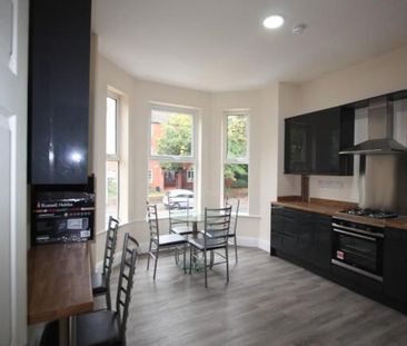 5 bedroom semi-detached house to rent - Photo 2