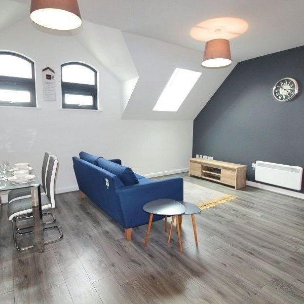 Queens Terrace, Salford - Photo 1