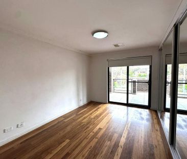 25 Acacia Avenue - Photo 2