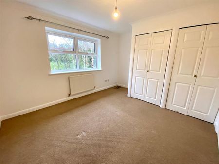 2 bedroom end of terrace house to rent - Photo 4