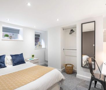 6 bedroom house to rent - Photo 1