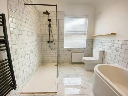 4 bedroom terraced house to rent - Photo 4