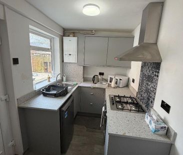 2 bedroom terraced house to rent - Photo 6