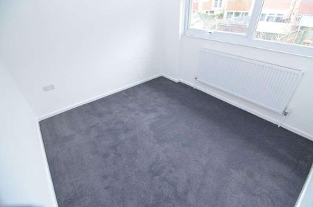 West Woodside, Bexley, DA5 - Photo 3