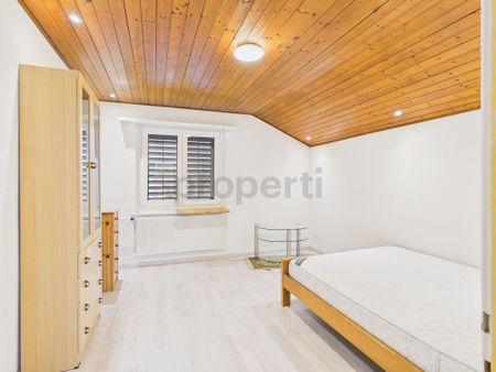 Charming single room with practical furniture in Oberweningen - Photo 3