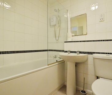 2 bedroom flat to rent - Photo 6