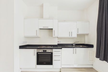 41 High Street, Camberley - 1 bedroomProperty for lettings - Seymours - Photo 3