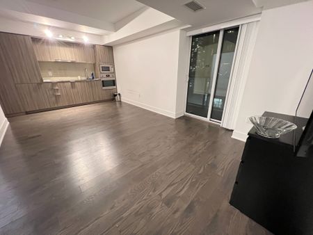 For Lease - 955 Bay Street Unit# 512, Toronto, Ontario - Photo 3