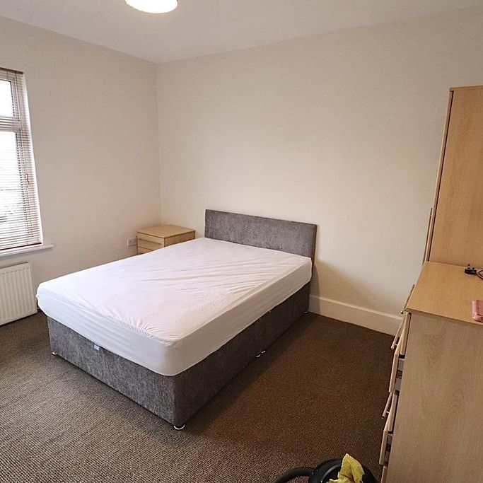 1 bedroom in a house share to rent - Photo 1