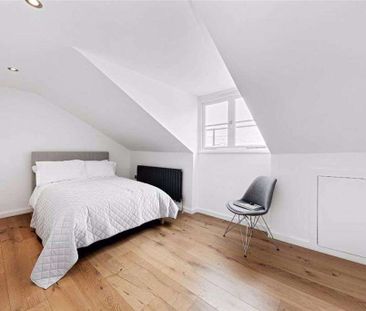 HMO approved. Offered Unfurnished and Furnished. A lovely three bed apartment on Gloucester Terrace, - Photo 1