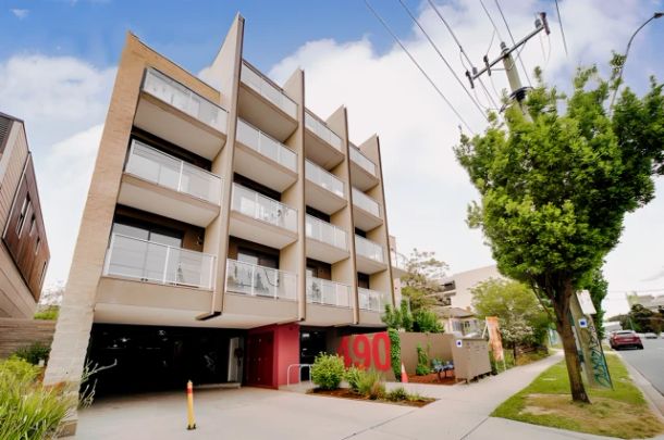 490 Elgar Road, Melbourne - Photo 1