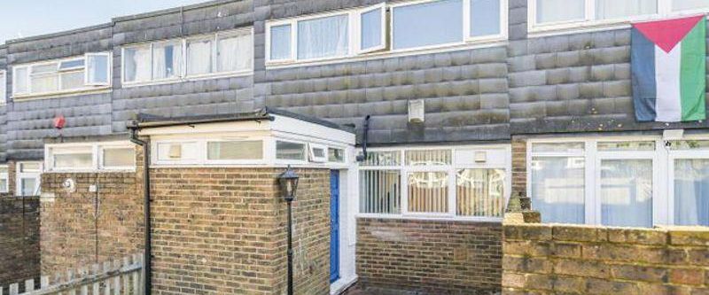 4 bedroom property to rent - Photo 1