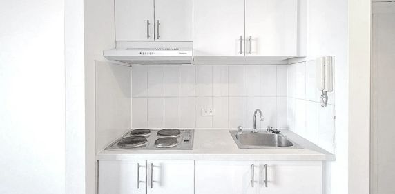 Secure CBD Studio with Balcony & Parking - Photo 2