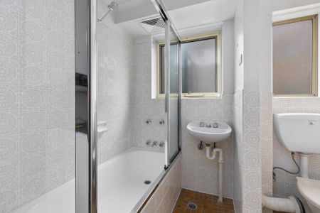 Close to EVERYTHING - Photo 3