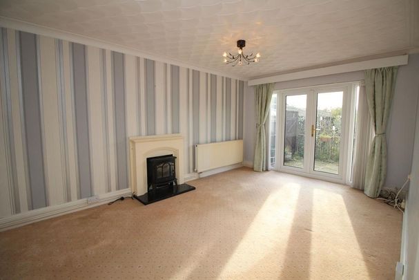 3 bedroom bungalow to rent - Photo 1