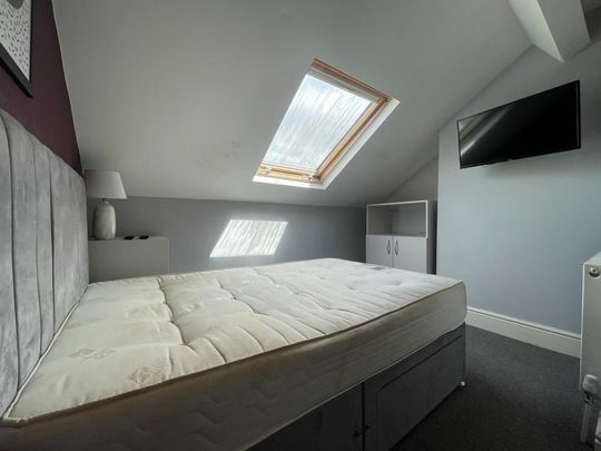 1 bedroom in a house share to rent - Photo 1