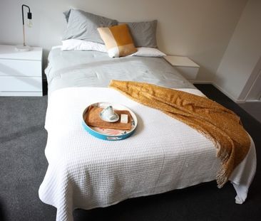 Fully furnished, self contained, studio room! - Photo 5