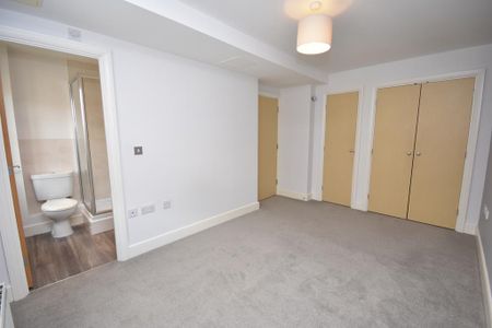 2 bedroom flat to rent - Photo 5