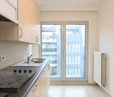 Appartement met garage in volle centrum - Photo 3